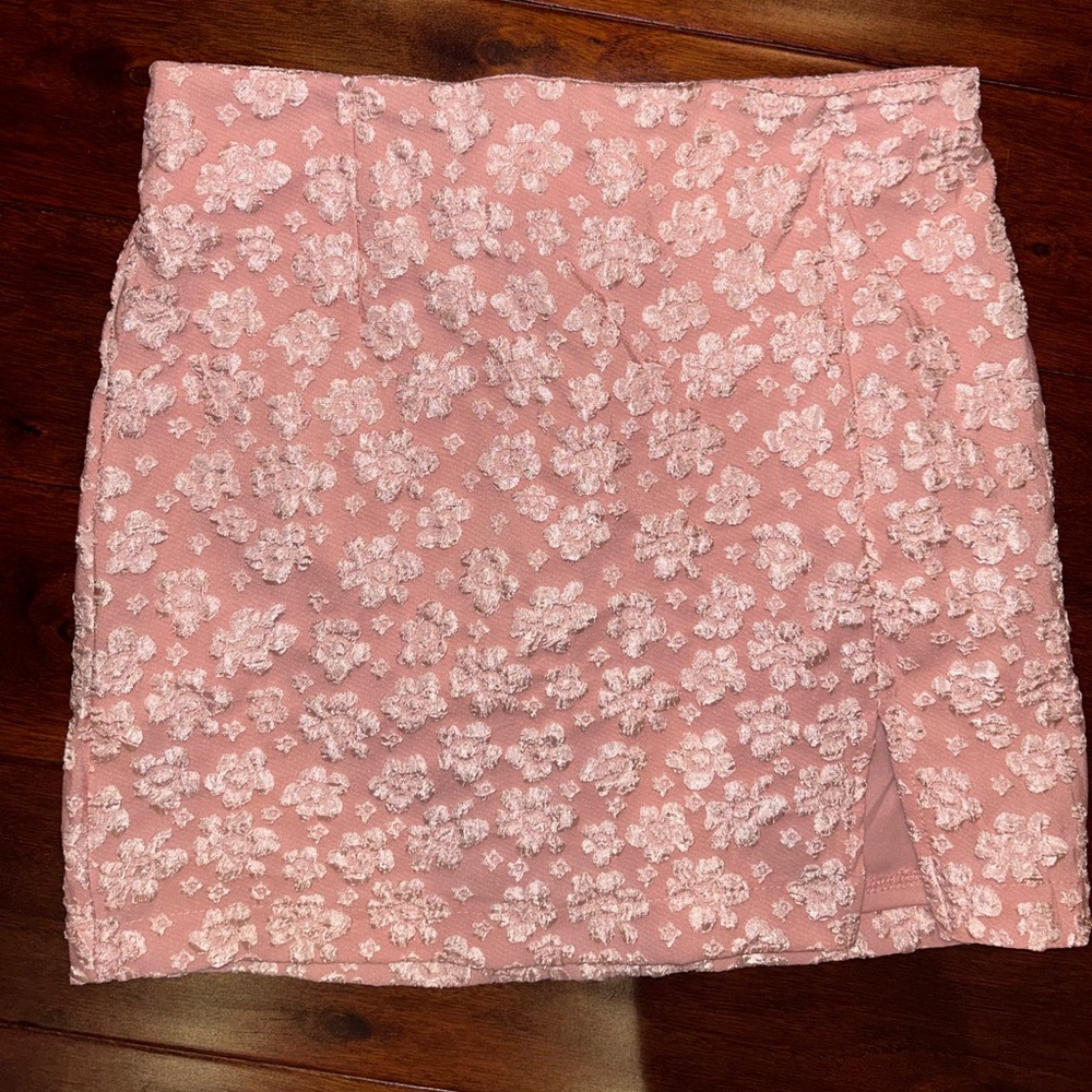 Pink floral mini skirt